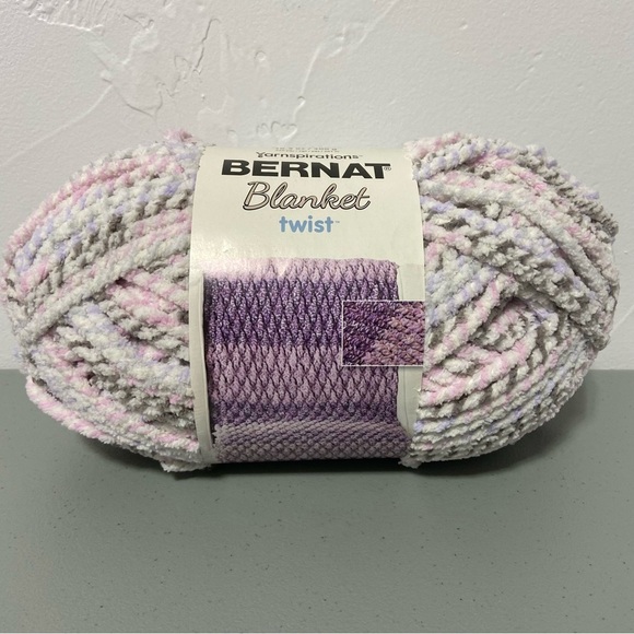Bernat Blanket Twist Yarn-Lilac Grove NEW Yarnspirations Crochet Craft 220 yds - Picture 1 of 5